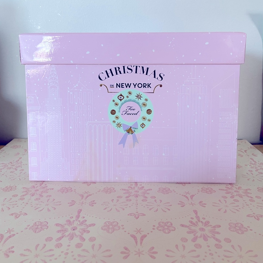Too faced Christmas in New York palette